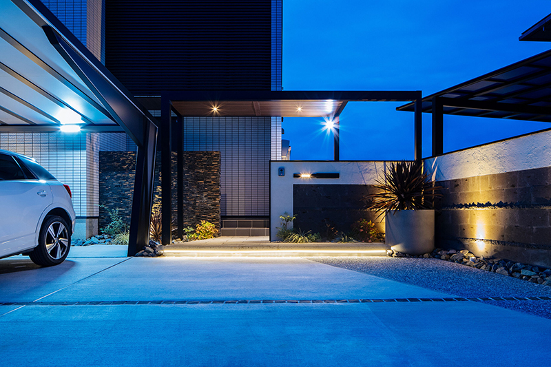 オシャレ外構　夜間　照明　ライトアップ