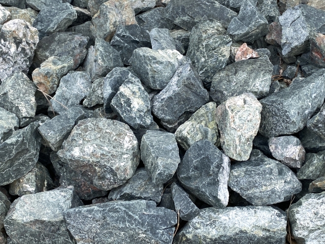 砂利の主な種類と選び方の目安