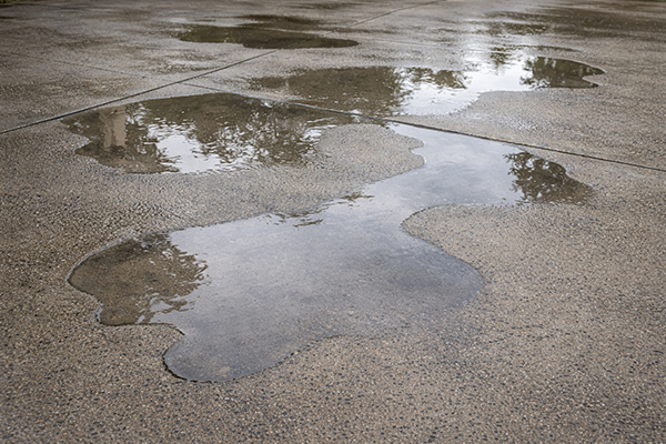 コンクリート舗装の水たまり対策