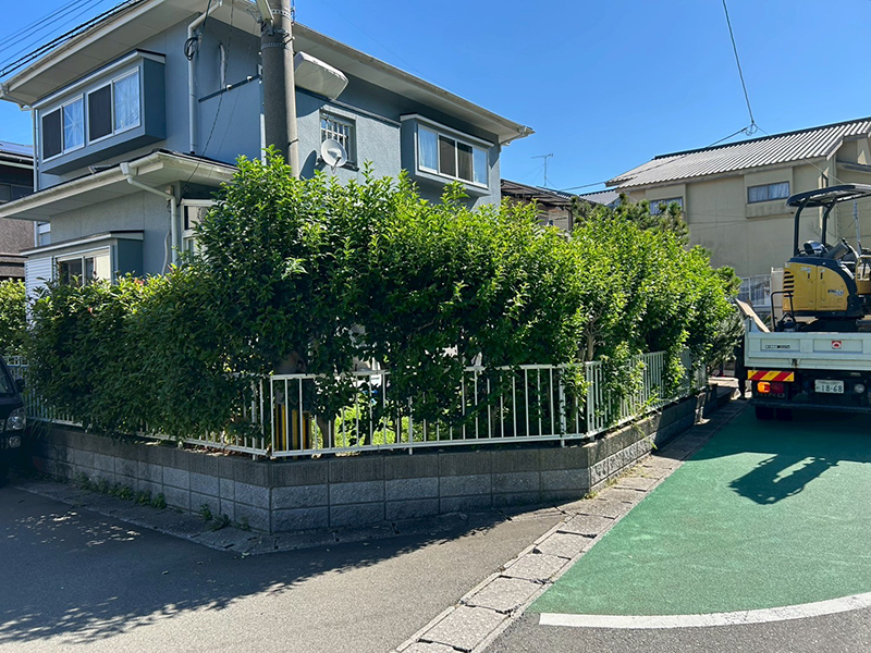 生垣から「風が抜ける」目隠しフェンスへ、ビフォー