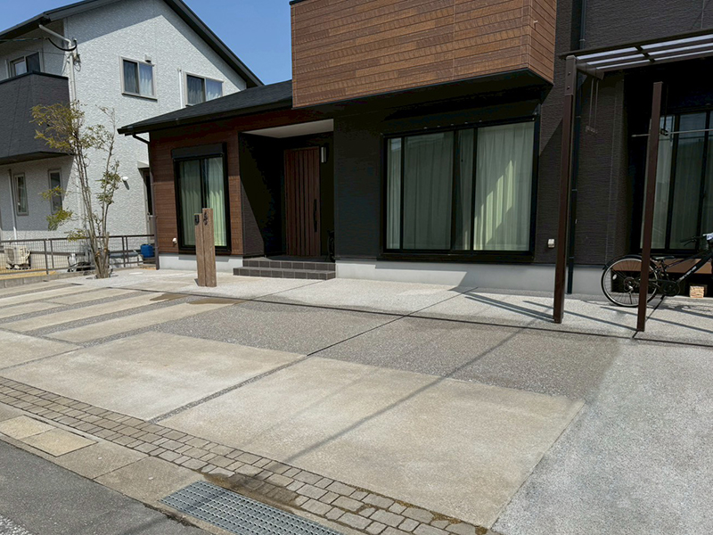 芝生からコンクリートへ（メンテナンスの手間は激減）アフター写真